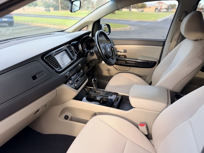 2015 Kia Carnival Si