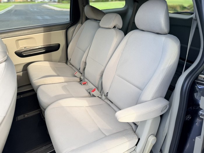 2015 Kia Carnival Si