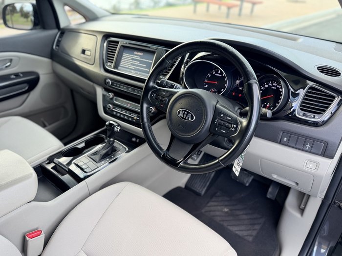 2015 Kia Carnival Si