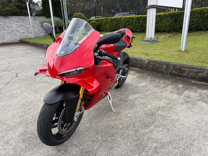 2025 Ducati Panigale V4 S