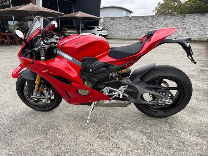 2025 Ducati Panigale V4 S