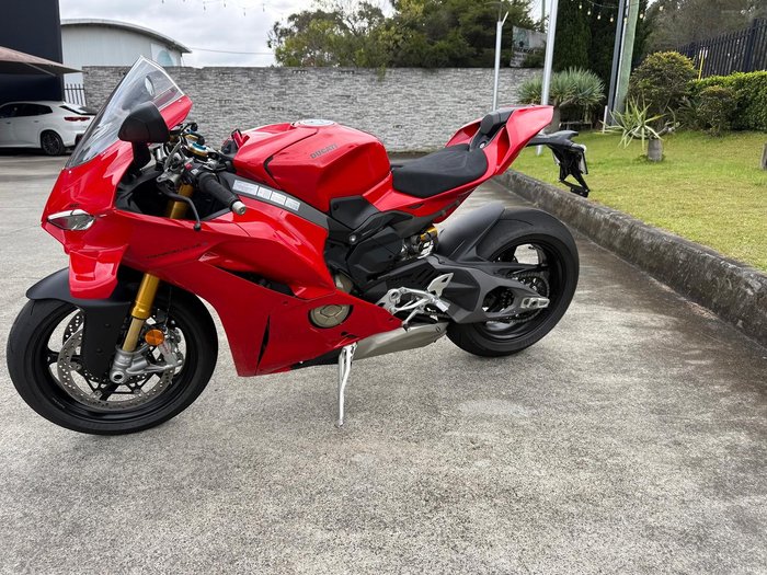 2025 Ducati Panigale V4 S