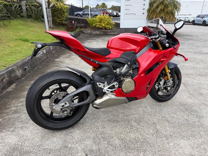 2025 Ducati Panigale V4 S