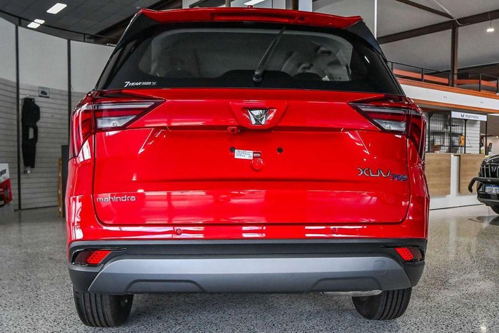 2025 Mahindra XUV700 AX7L
