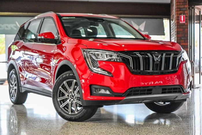 2025 Mahindra XUV700