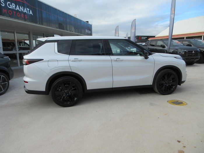 2026 Mitsubishi Outlander Black Edition