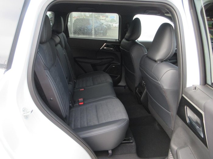 2026 Mitsubishi Outlander Black Edition