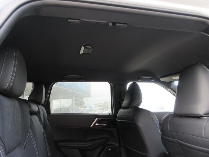 2026 Mitsubishi Outlander Black Edition