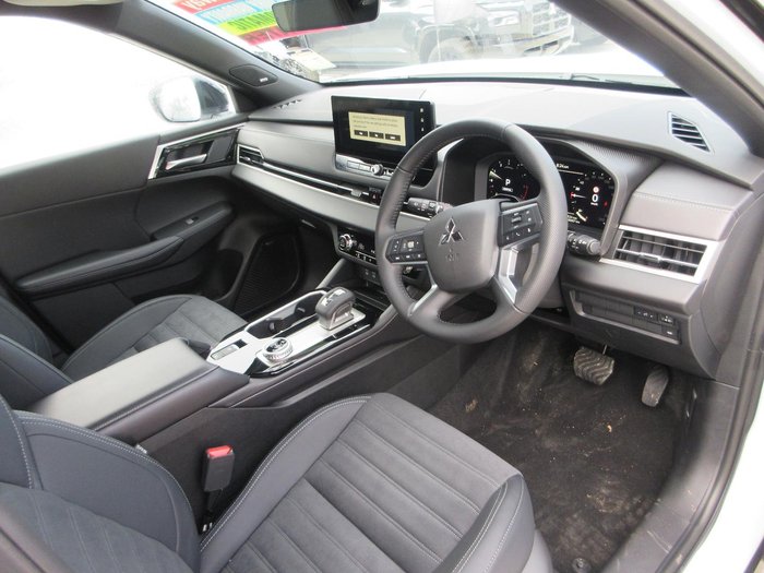 2026 Mitsubishi Outlander Black Edition