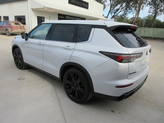 2026 Mitsubishi Outlander Black Edition