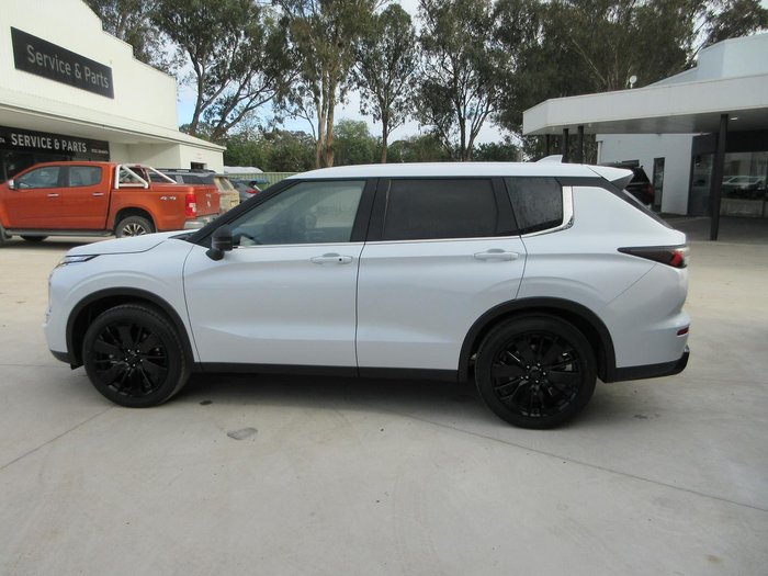 2026 Mitsubishi Outlander Black Edition