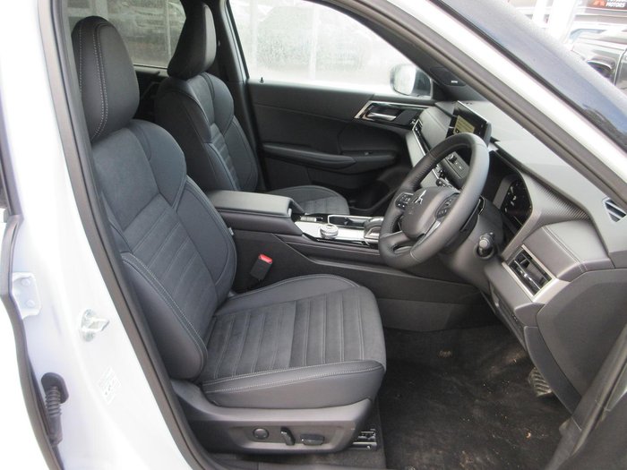 2026 Mitsubishi Outlander Black Edition