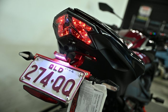2016 Kawasaki Z800 ABS (ZR800) Maroon