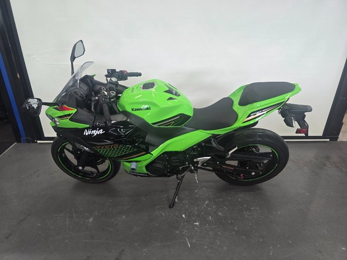 2020 Kawasaki NINJA 400 KRT EDITION Green