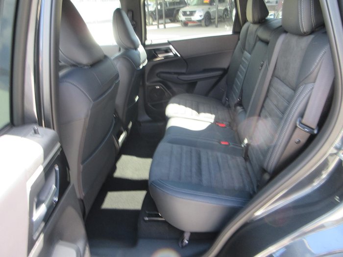 2026 Mitsubishi Outlander Black Edition