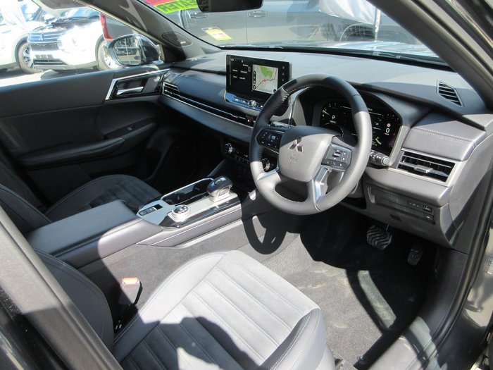 2026 Mitsubishi Outlander Black Edition