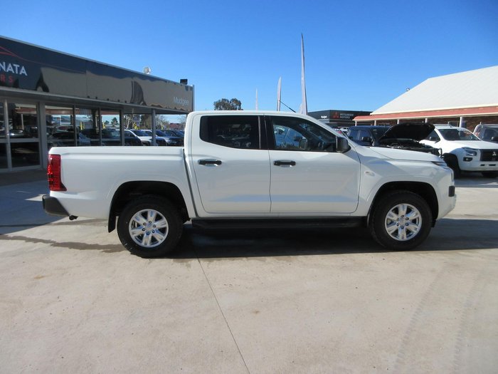 2026 Mitsubishi Triton GLX+