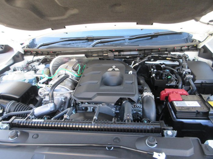 2026 Mitsubishi Triton GLX+