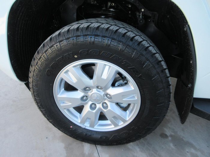 2026 Mitsubishi Triton GLX+