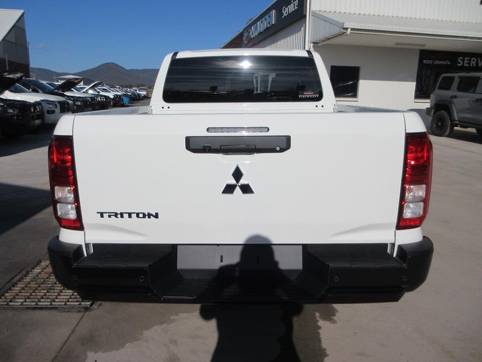 2026 Mitsubishi Triton GLX+
