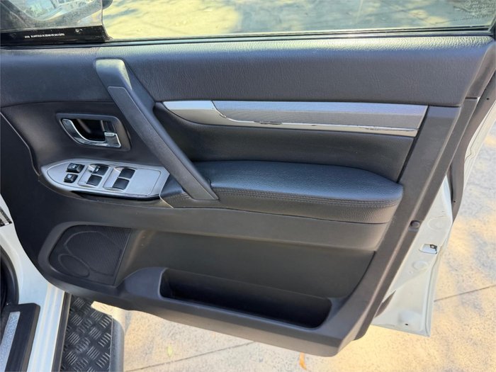 2018 MITSUBISHI PAJERO EXCEED LWB (4x4)