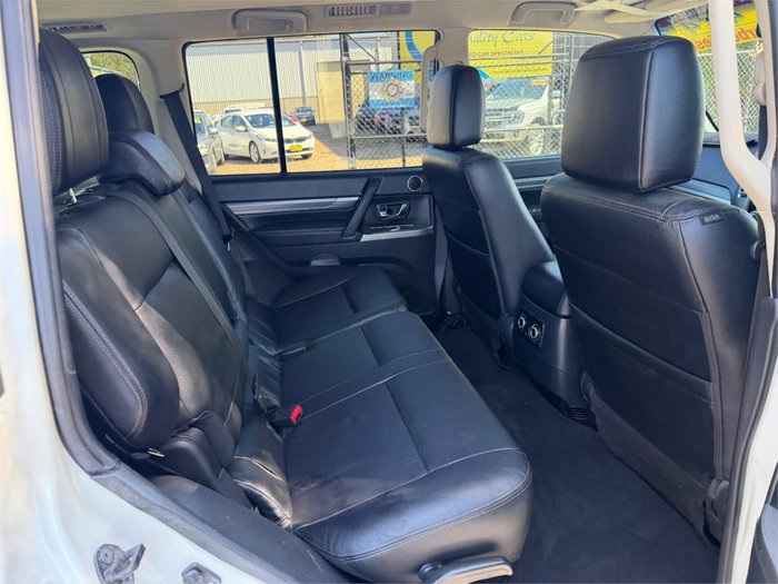 2018 MITSUBISHI PAJERO EXCEED LWB (4x4)