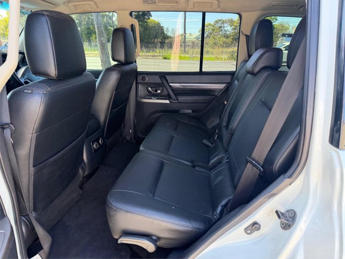 2018 MITSUBISHI PAJERO EXCEED LWB (4x4)