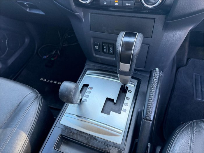 2018 MITSUBISHI PAJERO EXCEED LWB (4x4)