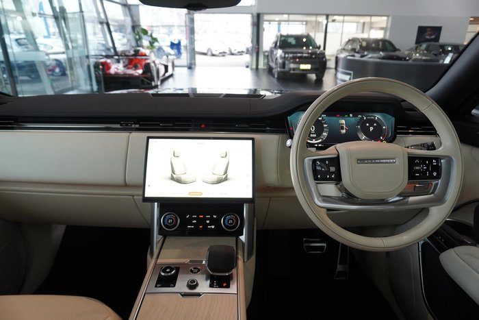 2023 Land Rover Range Rover D300 SE