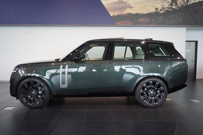 2023 Land Rover Range Rover D300 SE