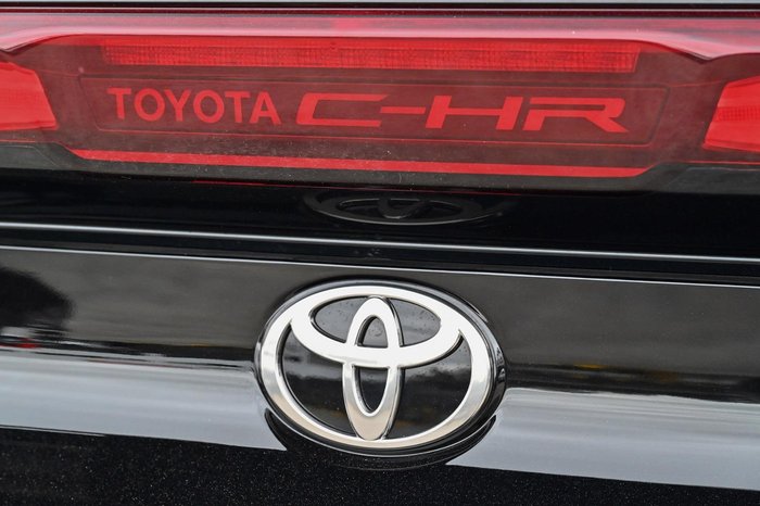2025 Toyota C-HR GR Sport MAXH25R 4X4 On Demand Frosted White with Two-Tone Plus