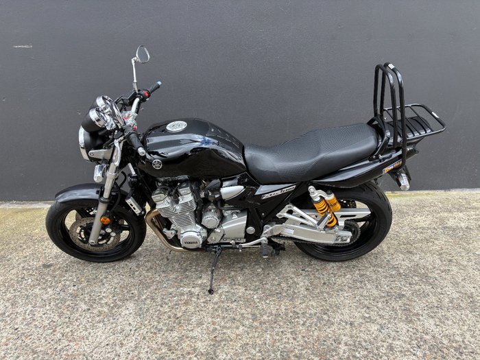 2010 Yamaha XJR1300 BLACK