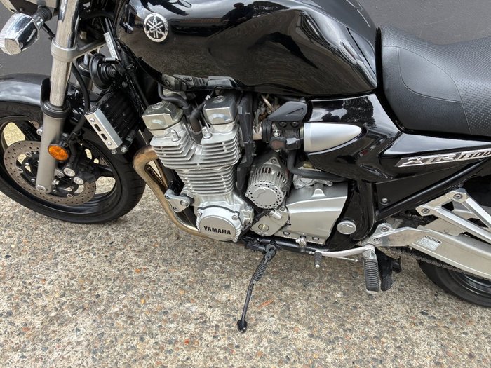 2010 Yamaha XJR1300 BLACK