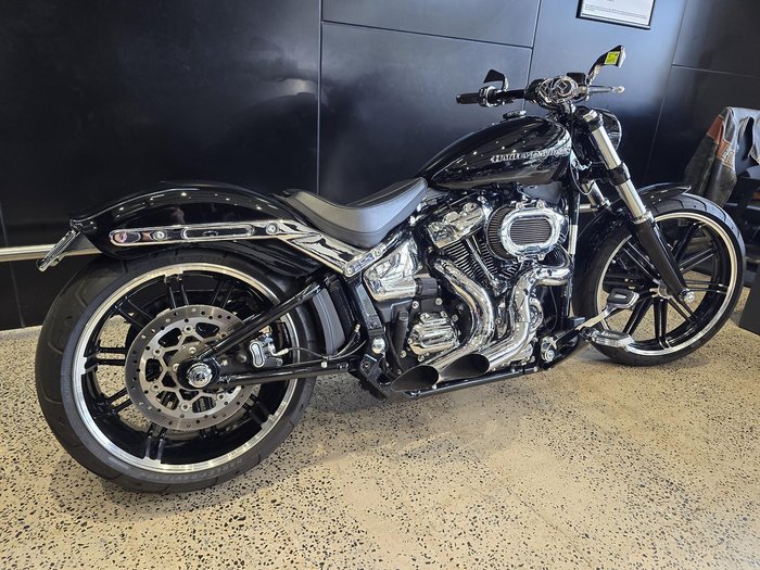 Harley-Davidson Breakout 114 (FXBRS) Softail
