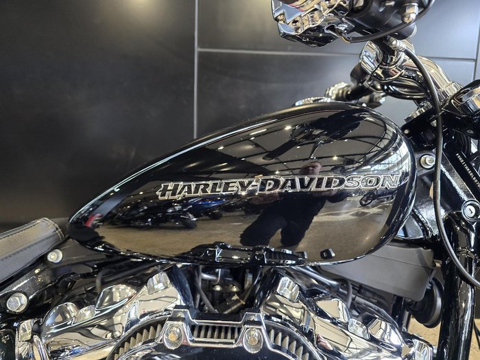Harley-Davidson Breakout 114 (FXBRS) Softail