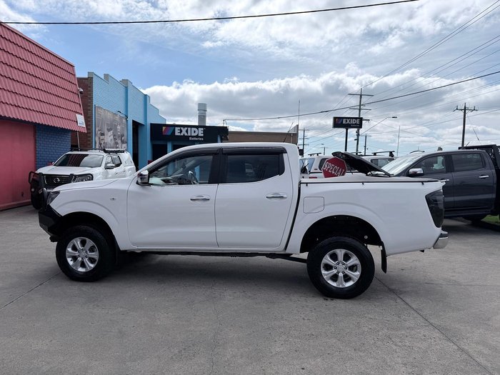 2017 Nissan Navara RX