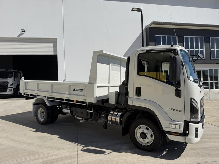 2026 Isuzu F Series FRR 110-240 MT D41