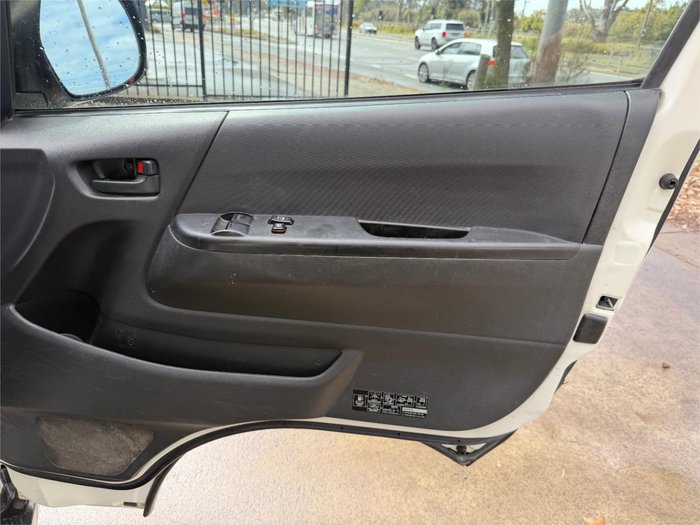 2015 TOYOTA HIACE LWB