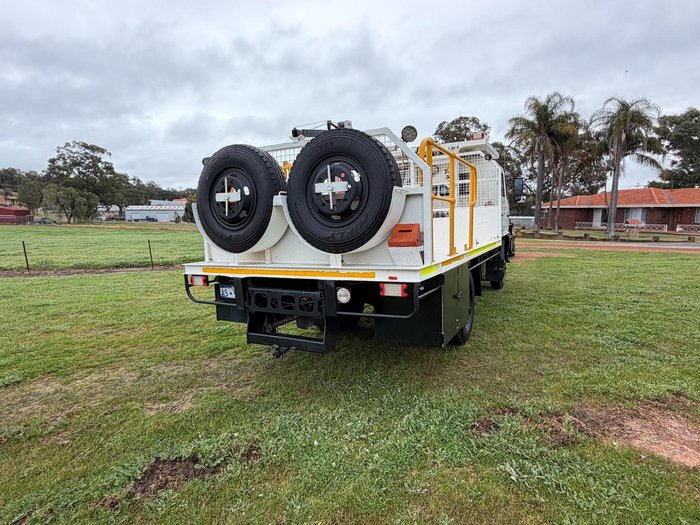 2009 Hino Ft 1022-500 Series 4X4 Crew Cab