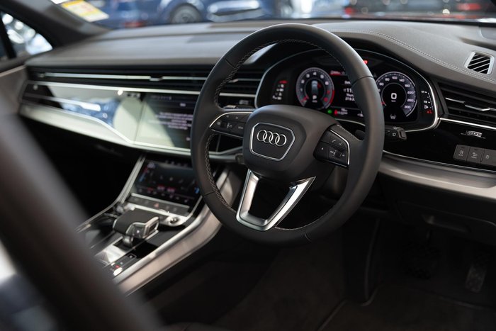 2025 Audi Q7 TFSI 185kW S line edition