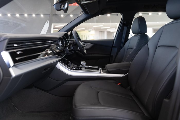 2025 Audi Q7 TFSI 185kW S line edition