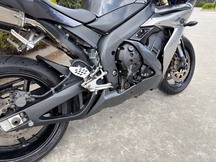 2004 Yamaha YZF-R1 Black