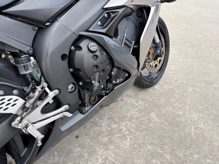 2004 Yamaha YZF-R1 Black