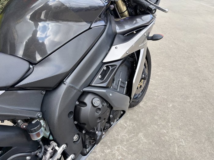 2004 Yamaha YZF-R1 Black
