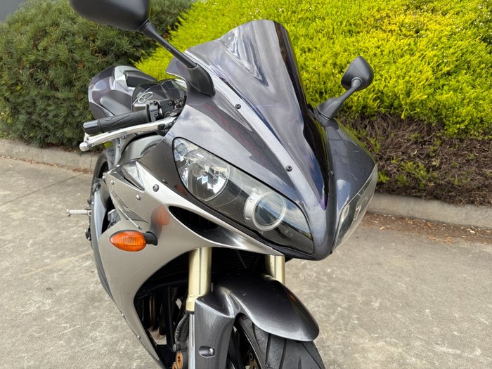 2004 Yamaha YZF-R1 Black