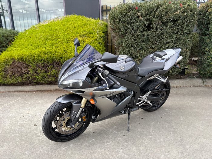 2004 Yamaha YZF-R1 Black