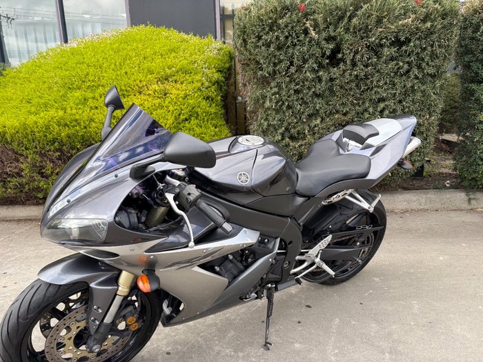 2004 Yamaha YZF-R1 Black