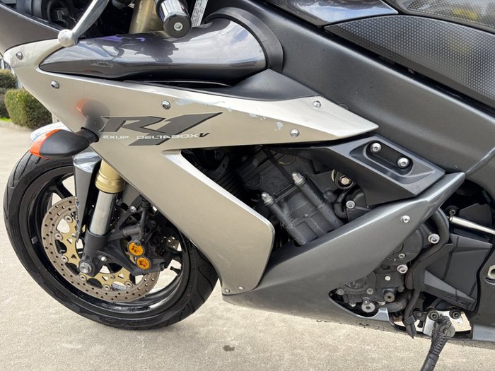 2004 Yamaha YZF-R1 Black