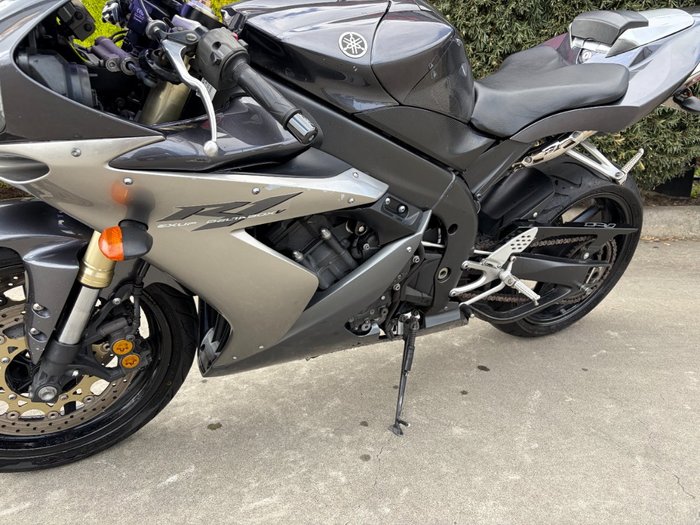 2004 Yamaha YZF-R1 Black