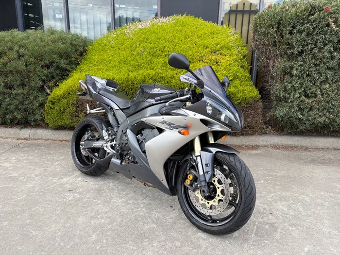 2004 Yamaha YZF-R1 Black